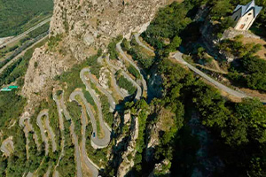 Col du Chaussy es una carretera improbable con 17 curvas cerradas